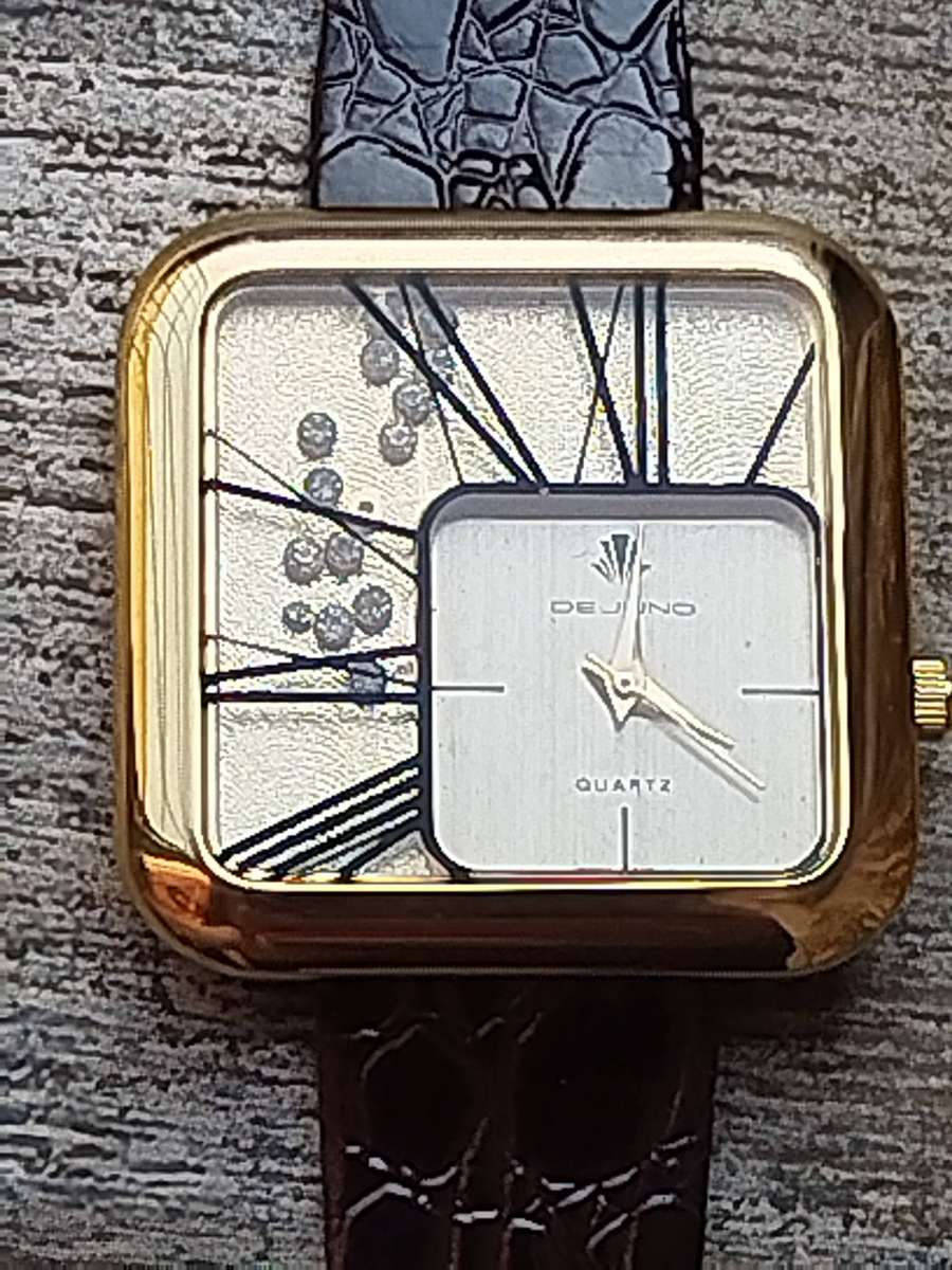 LADIES DEJUNO GOLD 35MM WATCH IN EXCELLENT WORKING CONDITION