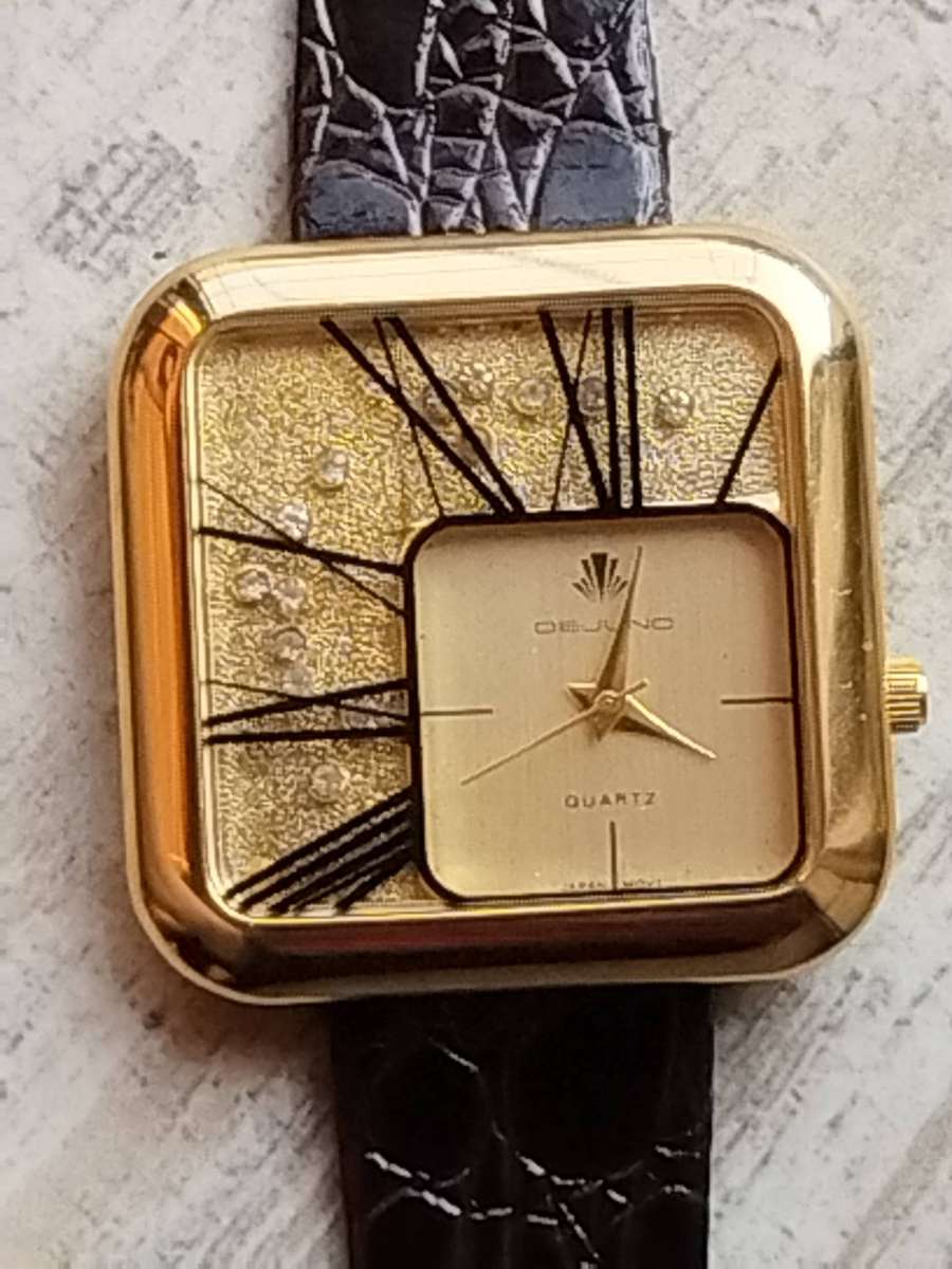 LADIES DEJUNO GOLD 35MM WATCH IN EXCELLENT WORKING CONDITION