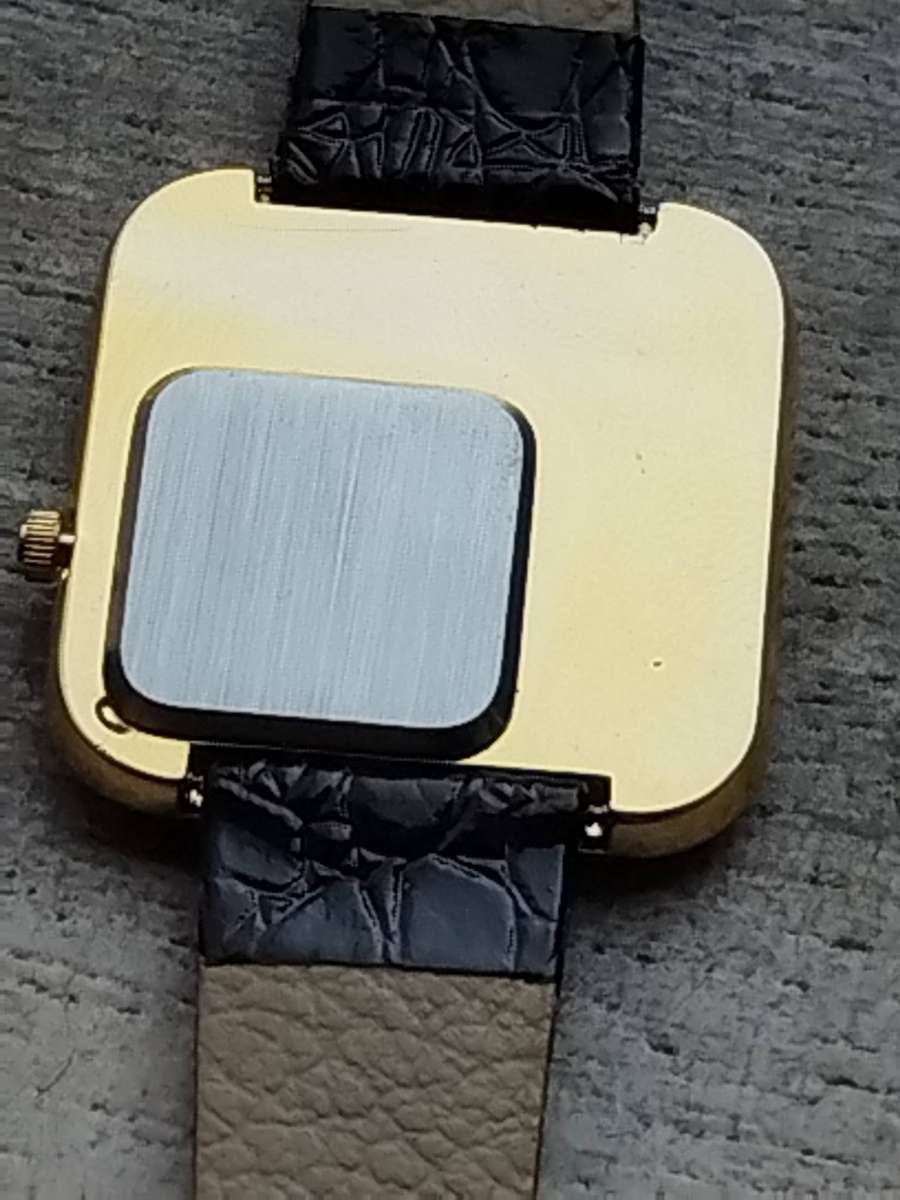 LADIES DEJUNO GOLD 35MM WATCH IN EXCELLENT WORKING CONDITION
