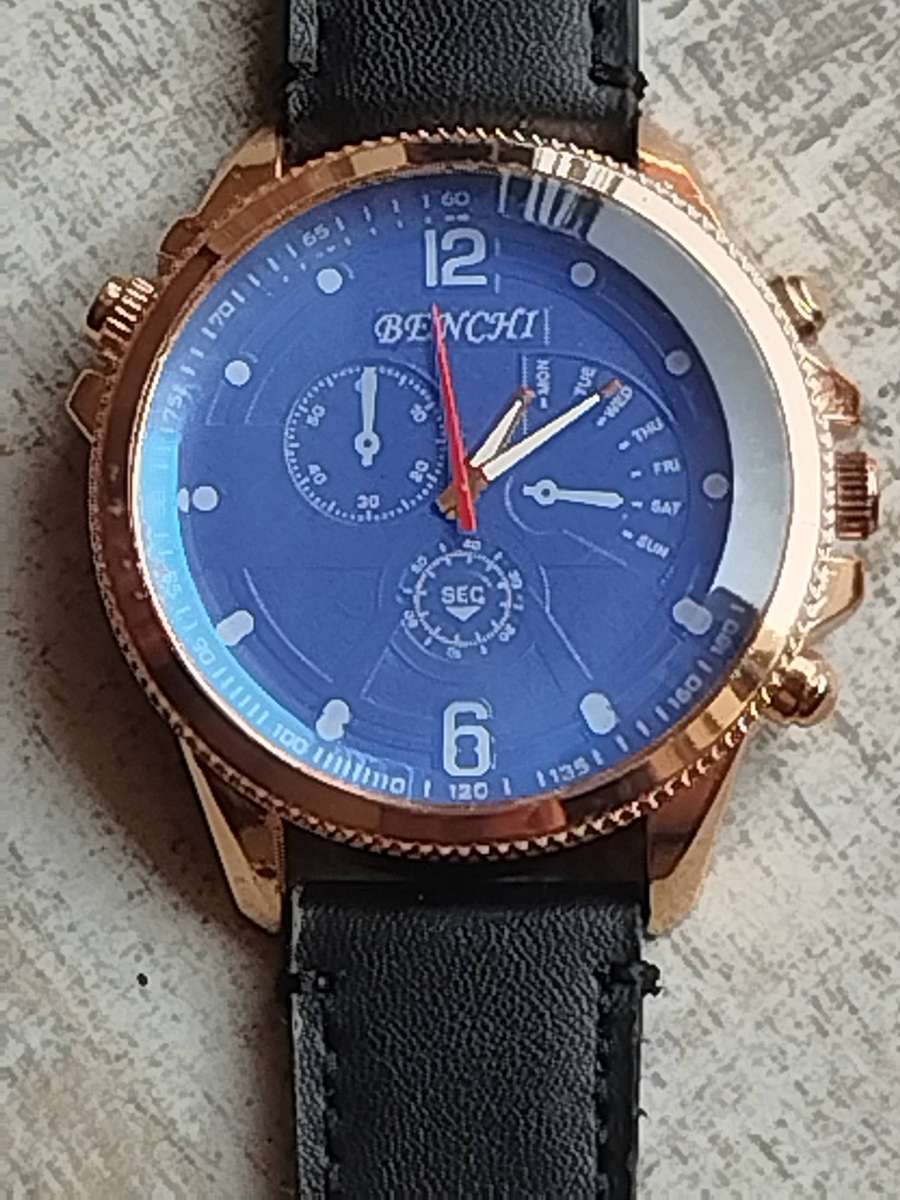 MENS FASHION BULKY 50MM BENCHI WATCH IN EXCELLENT WORKING CONDITION