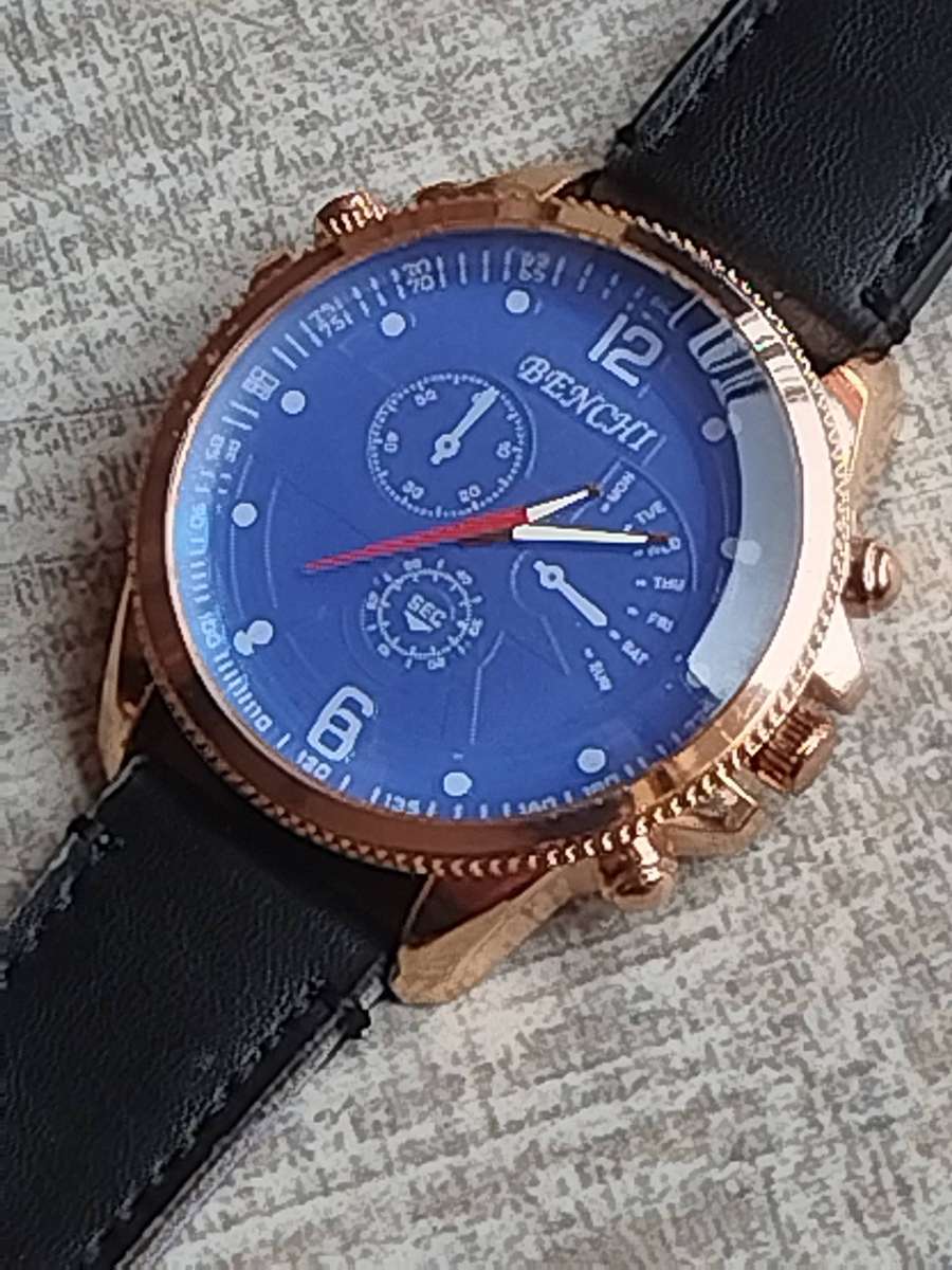 MENS FASHION BULKY 50MM BENCHI WATCH IN EXCELLENT WORKING CONDITION