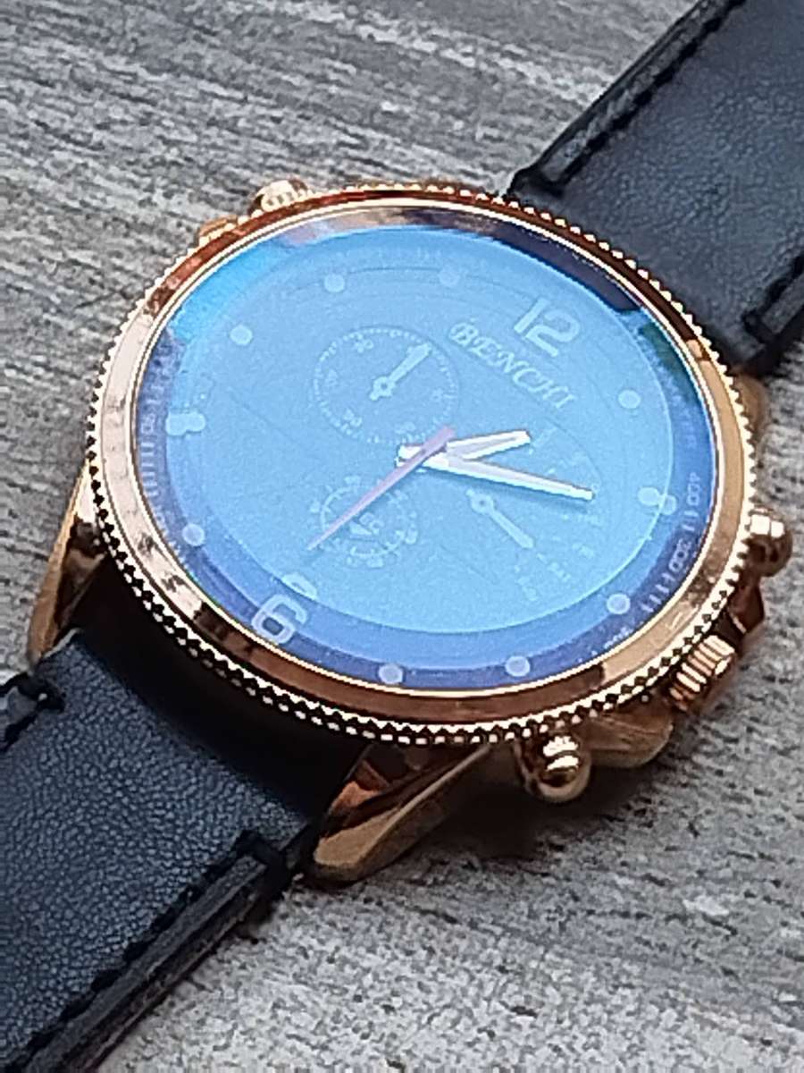 MENS FASHION BULKY 50MM BENCHI WATCH IN EXCELLENT WORKING CONDITION