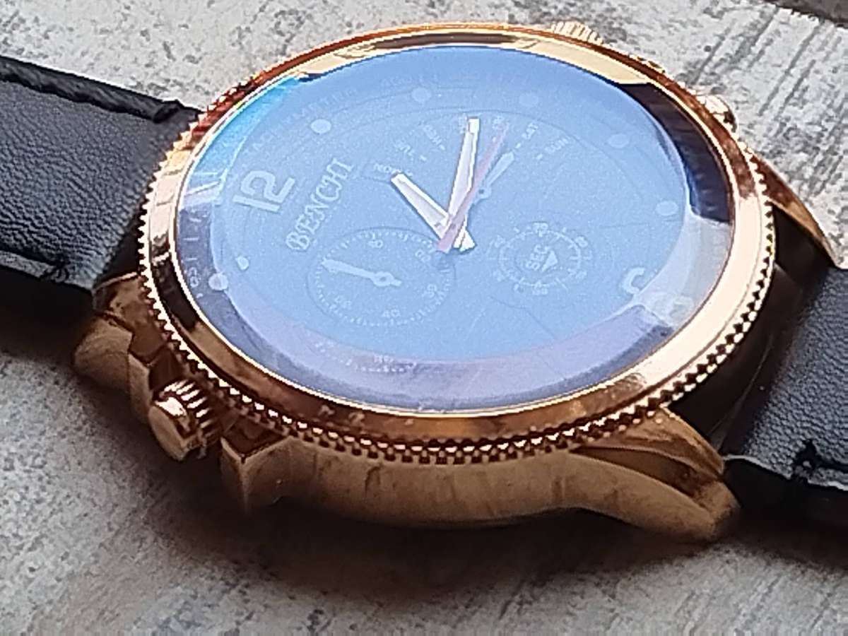 MENS FASHION BULKY 50MM BENCHI WATCH IN EXCELLENT WORKING CONDITION