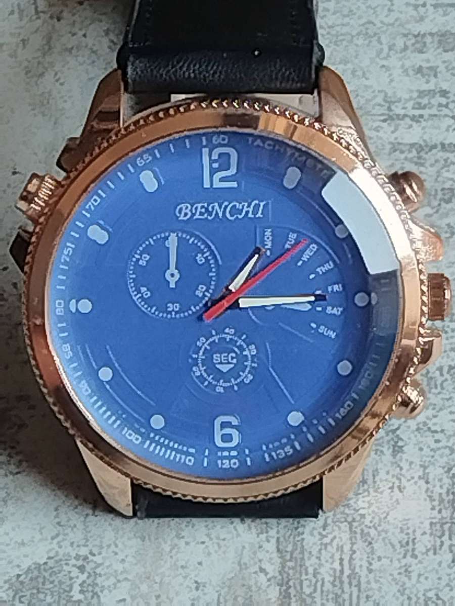 MENS FASHION BULKY 50MM BENCHI WATCH IN EXCELLENT WORKING CONDITION