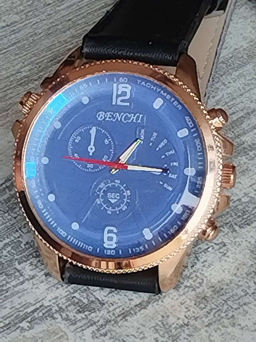 MENS FASHION BULKY 50MM BENCHI WATCH IN EXCELLENT WORKING CONDITION