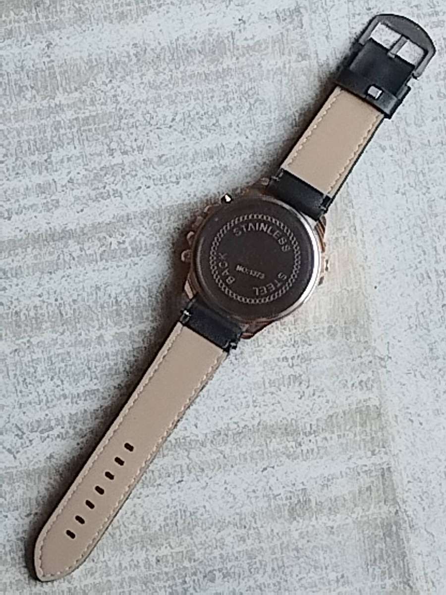 MENS FASHION BULKY 50MM BENCHI WATCH IN EXCELLENT WORKING CONDITION