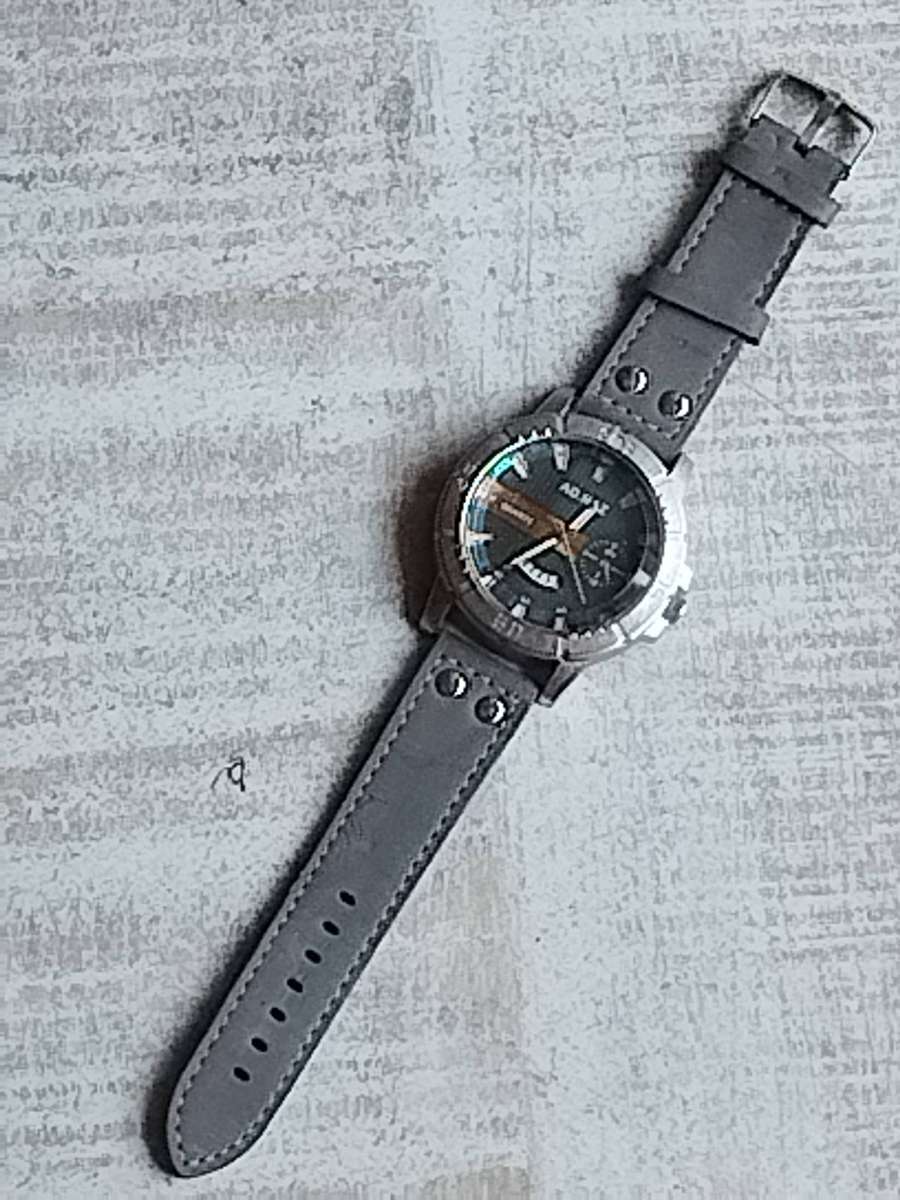 MENS FASHION AD NAZ WATCH WITH DATE FUNCTION IN EXCELLENT WORKING CONDITION