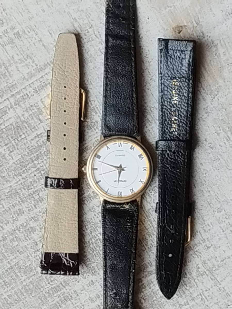 MENS VINTAGE SENATOR WATCH WITH 2 EXTRA FREE LEATHER STRAPS IN EXCELLENT WORKING CONDITION