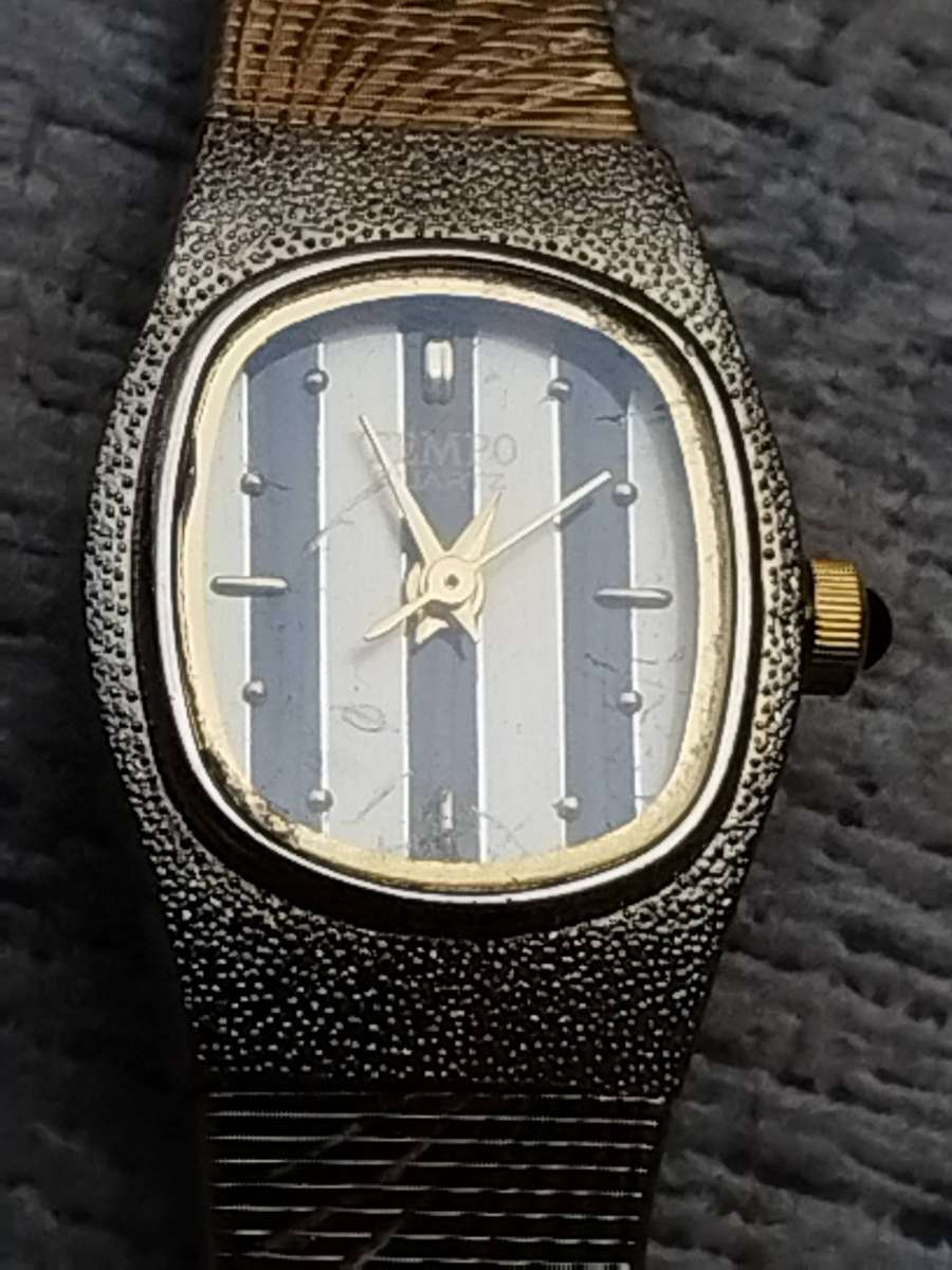 LADIES GOLD PLATED TEMPO WATCH IN EXCELLENT WORKING CONDITION