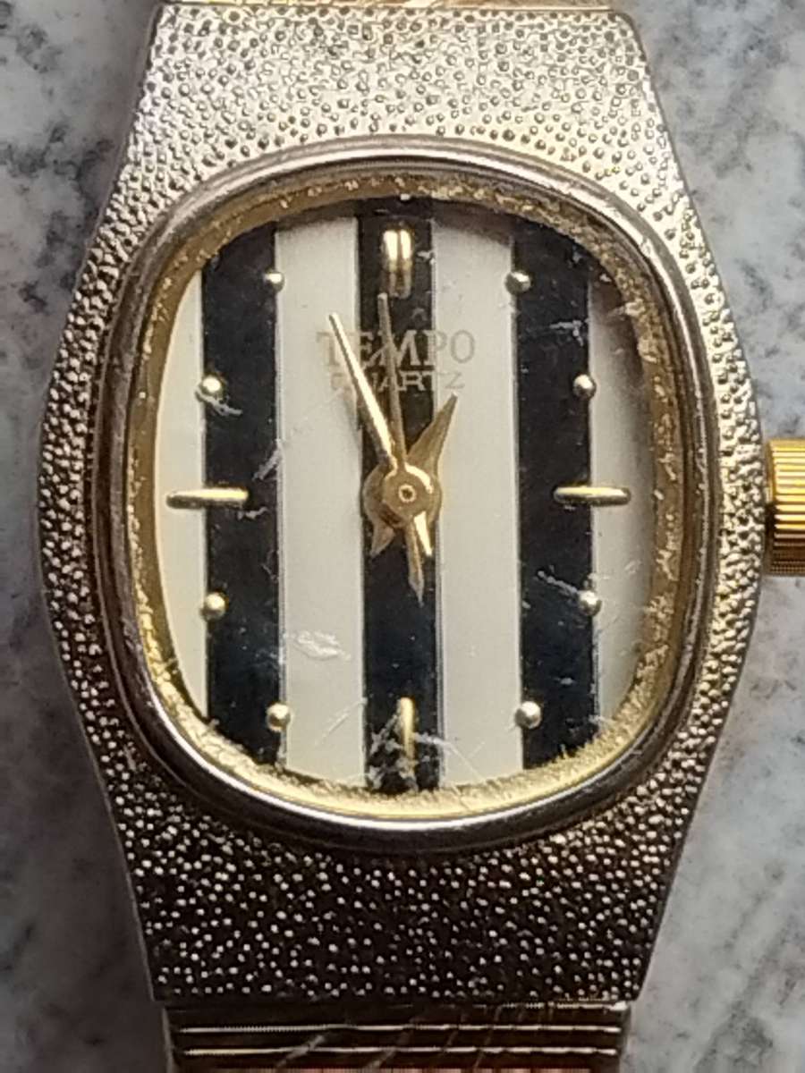 LADIES GOLD PLATED TEMPO WATCH IN EXCELLENT WORKING CONDITION