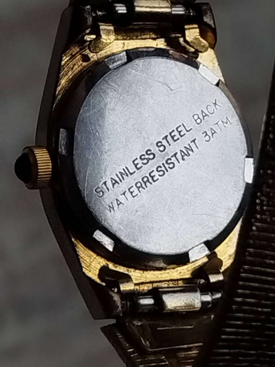 LADIES GOLD PLATED TEMPO WATCH IN EXCELLENT WORKING CONDITION