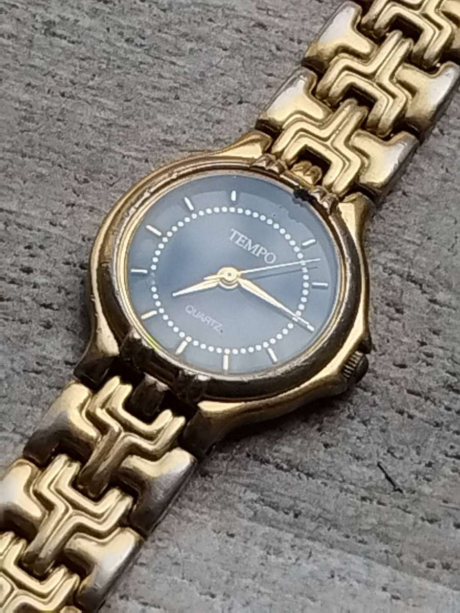 LADIES GOLD TEMPO WATCH IN EXCELLENT WORKING CONDITION