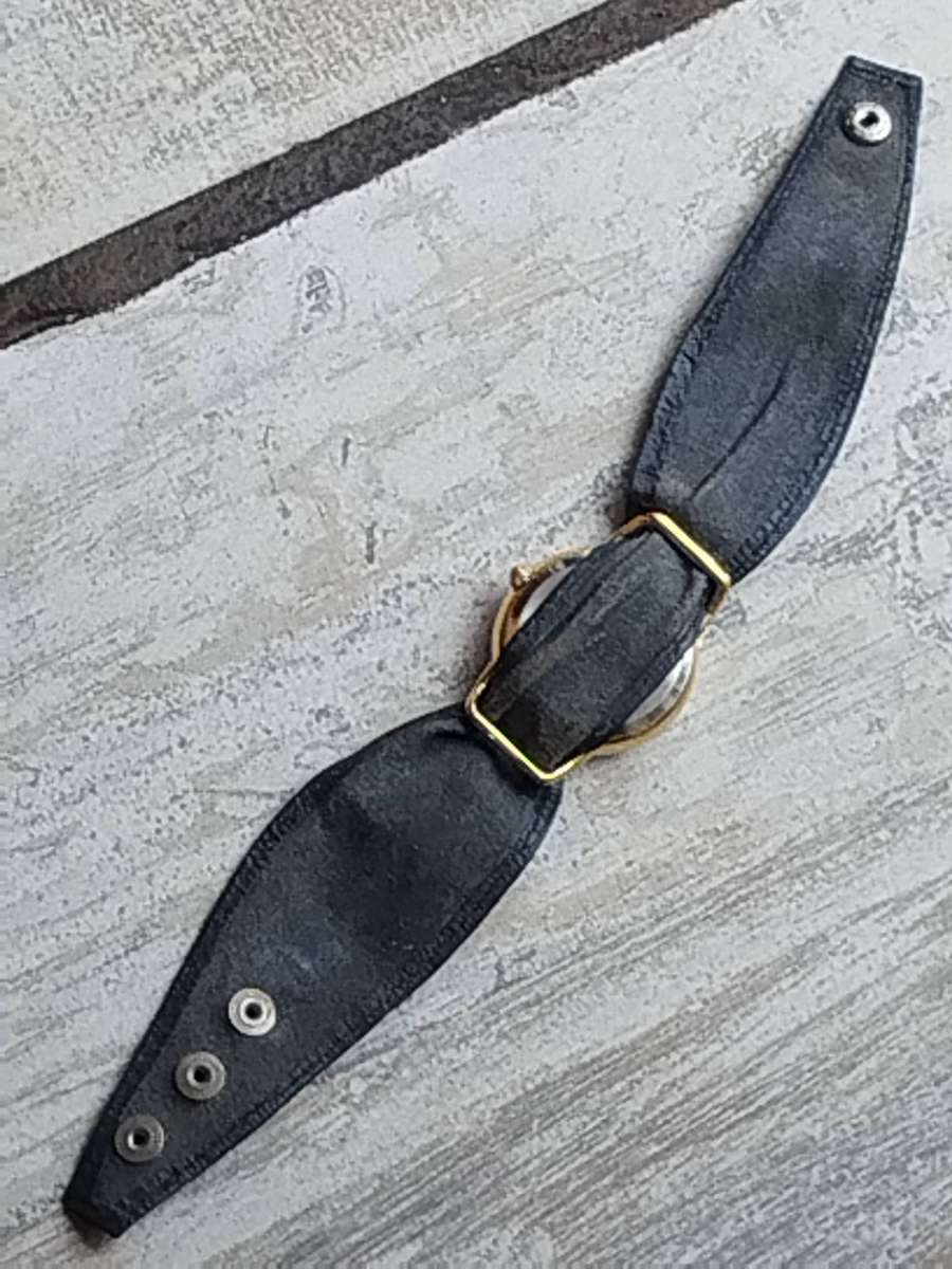 LADIES ELEGANT SIMEON GOLD WATCH IN EXCELLENT WORKING CONDITION