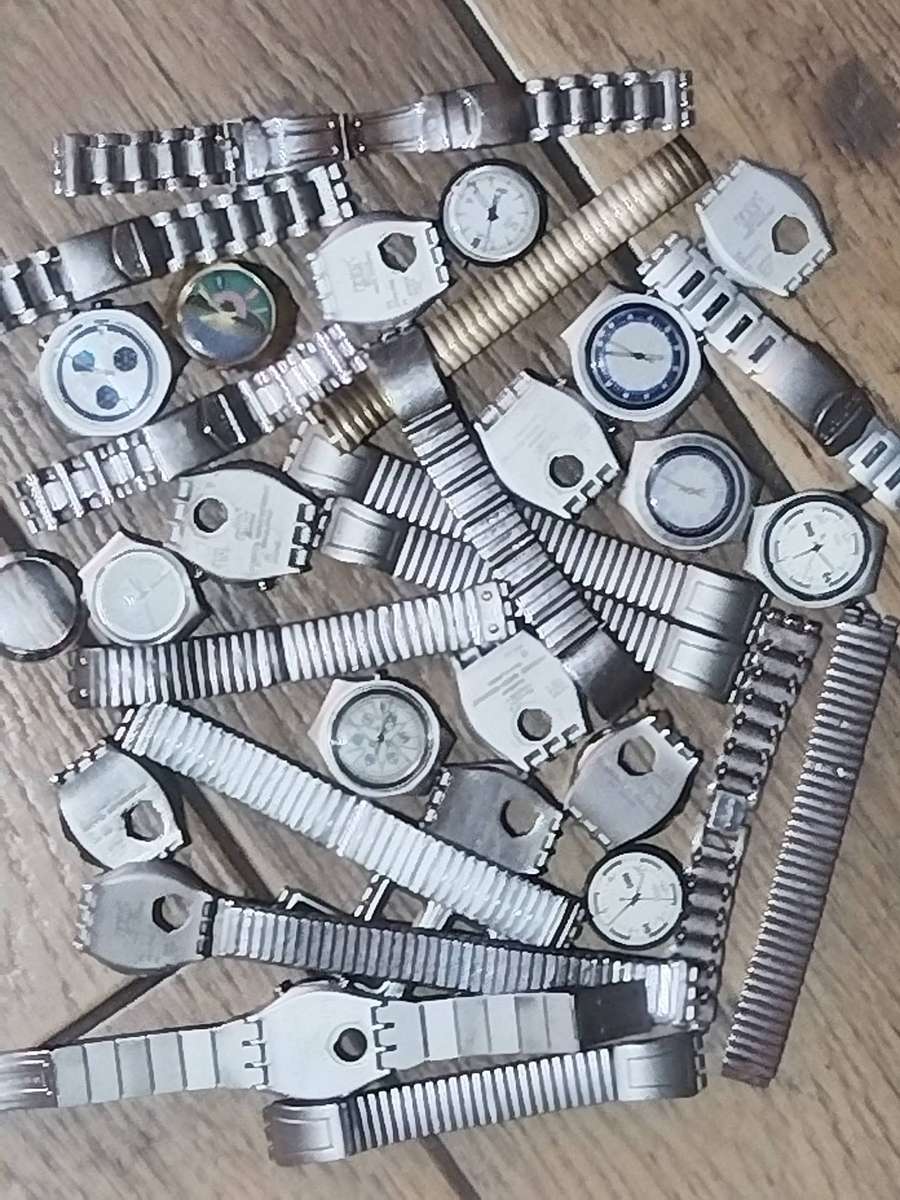 SWATCH WATCH CASINGS AND STRAPS - BIDDING FOR ALL