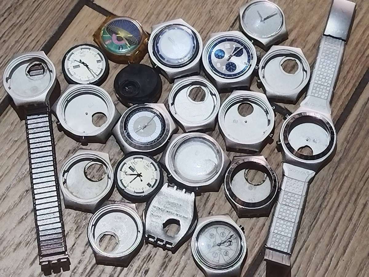 SWATCH WATCH CASINGS AND STRAPS - BIDDING FOR ALL