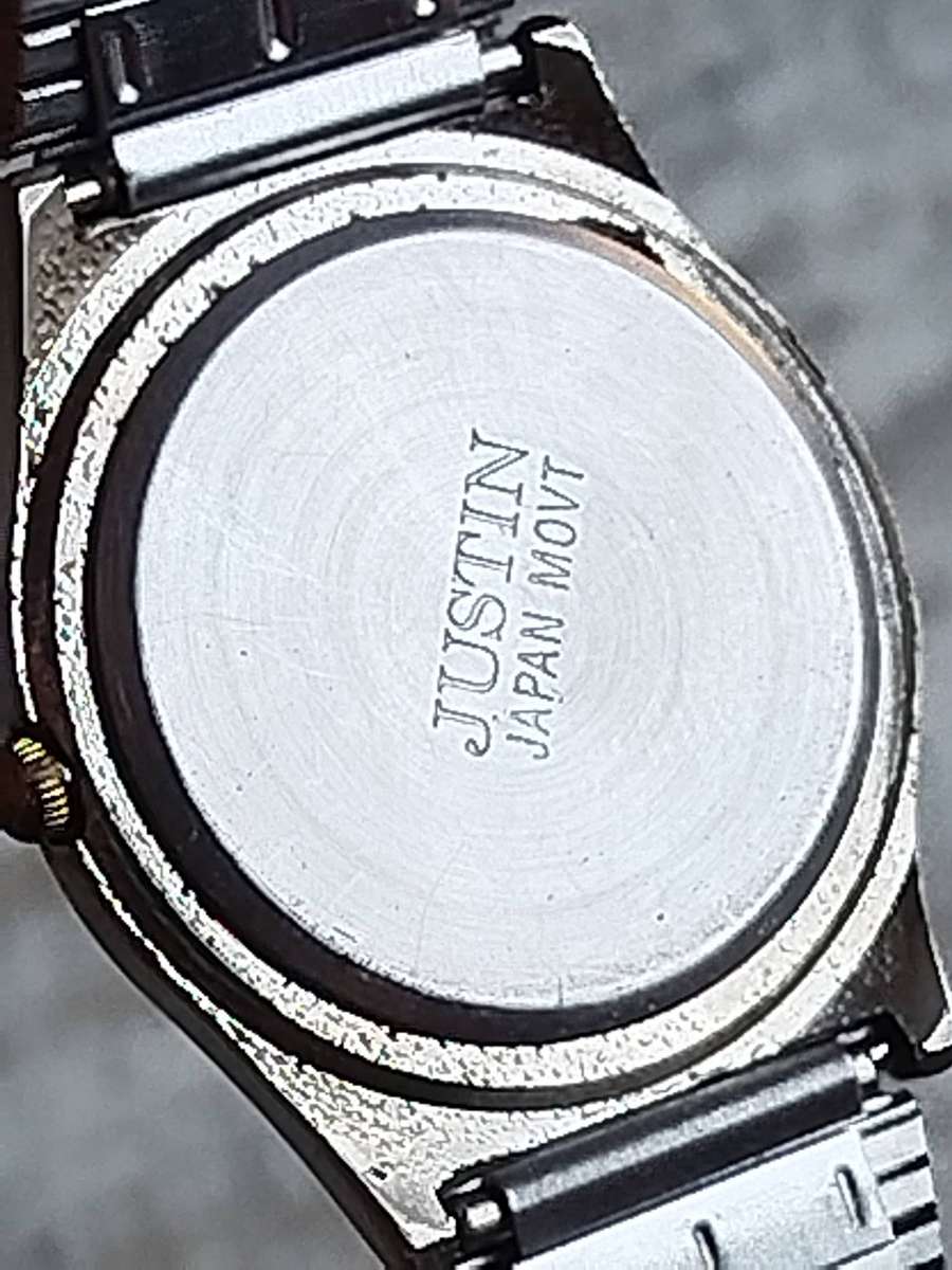 MENS VINTAGE JUSTIN WATCH WITH STAINLESS STEEL STRAP IN EXCELLENT WORKING CONDITION