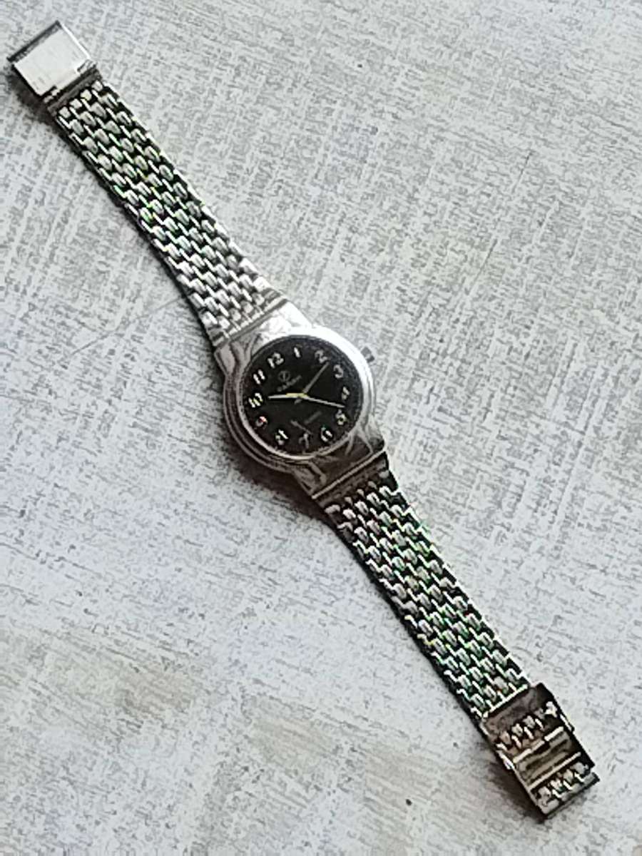 MENS VINTAGE FARAH WATCH IN EXCELLENT WORKING CONDITION