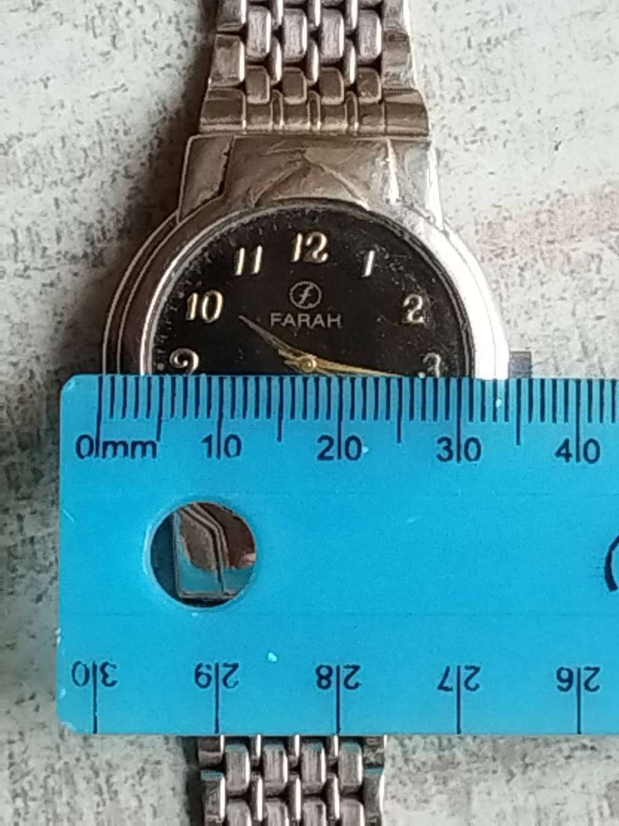 MENS VINTAGE FARAH WATCH IN EXCELLENT WORKING CONDITION