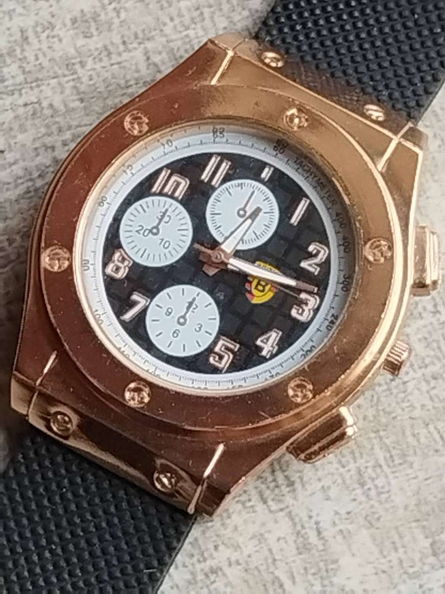 MENS FASHION BAISHA HUGE FACE GOLD WATCH IN EXCELLENT WORKING CONDITION