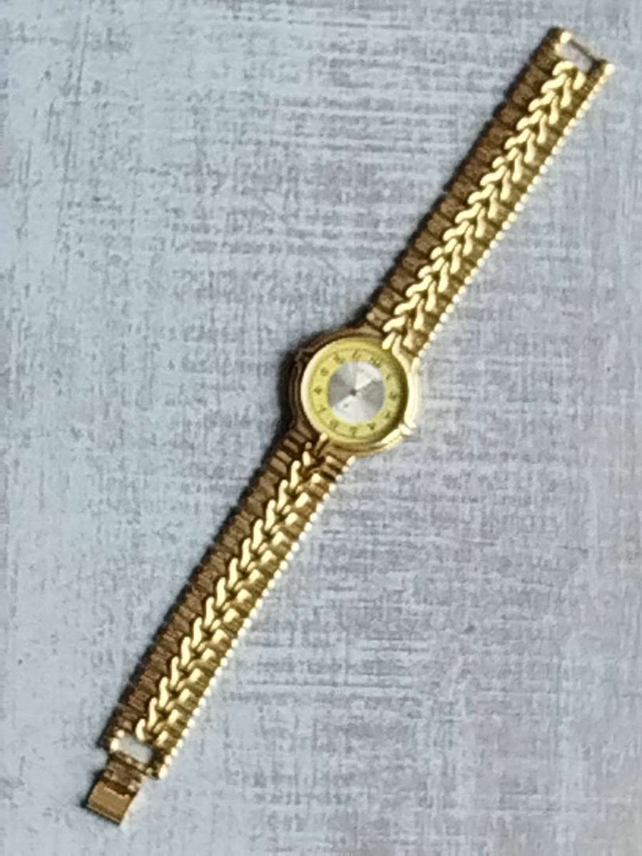 MENS SEIKQ GOLD WATCH IN EXCELLENT WORKING CONDITION