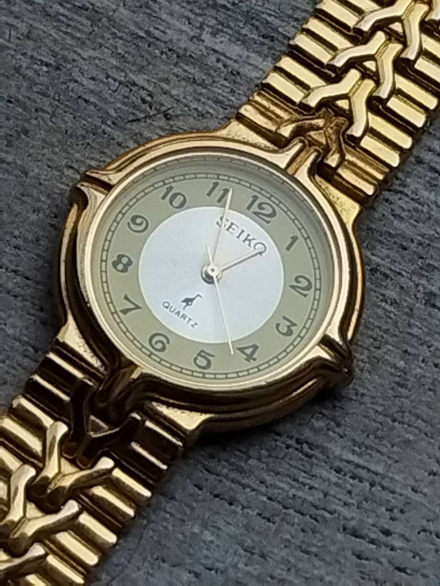 MENS SEIKQ GOLD WATCH IN EXCELLENT WORKING CONDITION