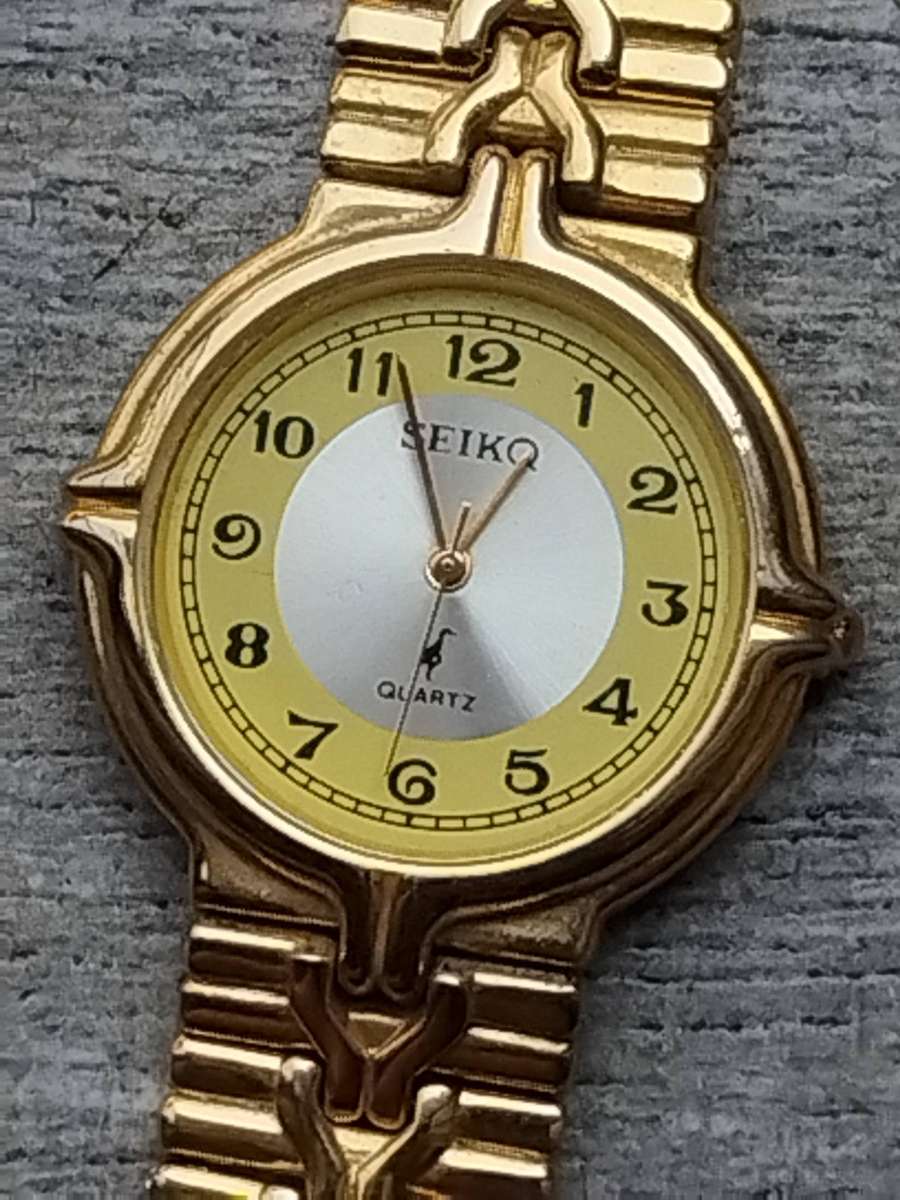 MENS SEIKQ GOLD WATCH IN EXCELLENT WORKING CONDITION