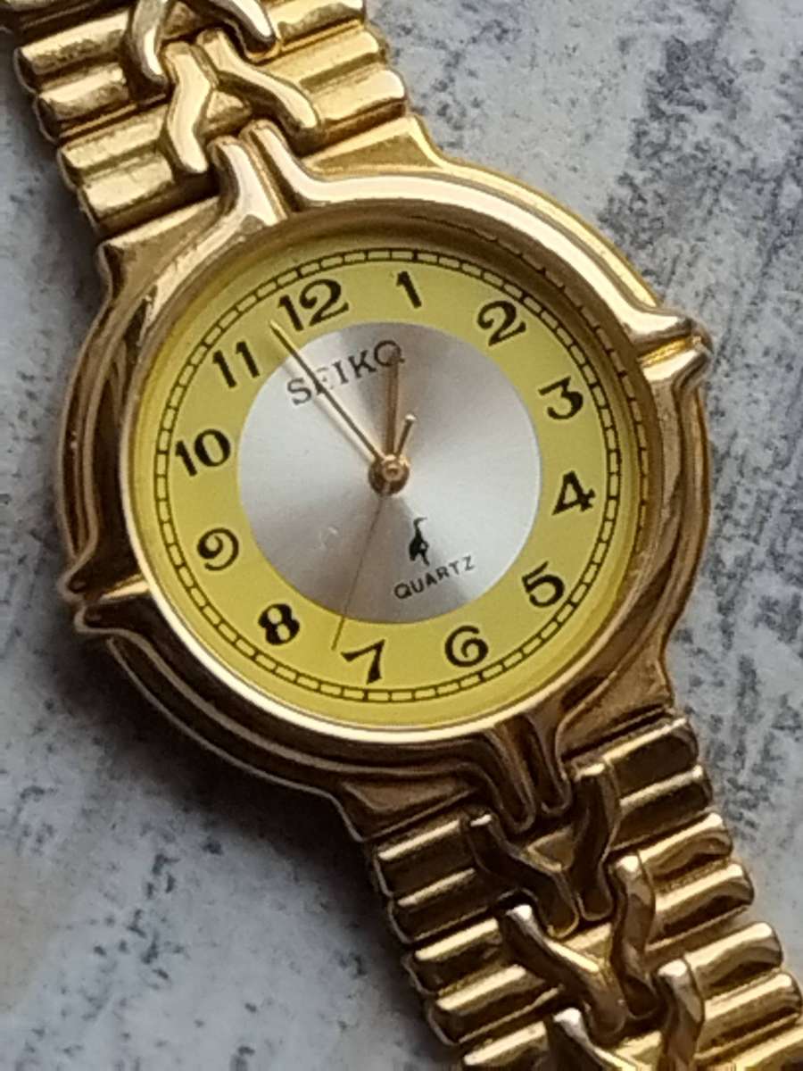 MENS SEIKQ GOLD WATCH IN EXCELLENT WORKING CONDITION