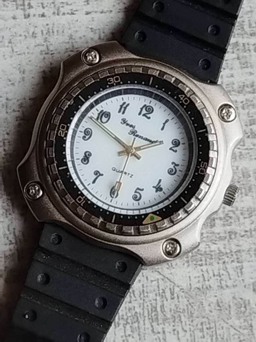 MENS YVES RENAUD WATCH WITH ROTATING BEZEL IN EXCELLENT WORKING CONDITION