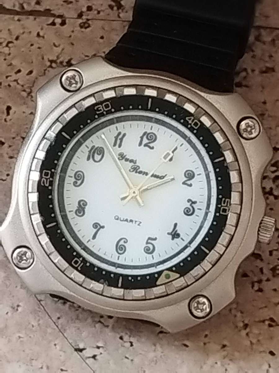MENS YVES RENAUD WATCH WITH ROTATING BEZEL IN EXCELLENT WORKING CONDITION
