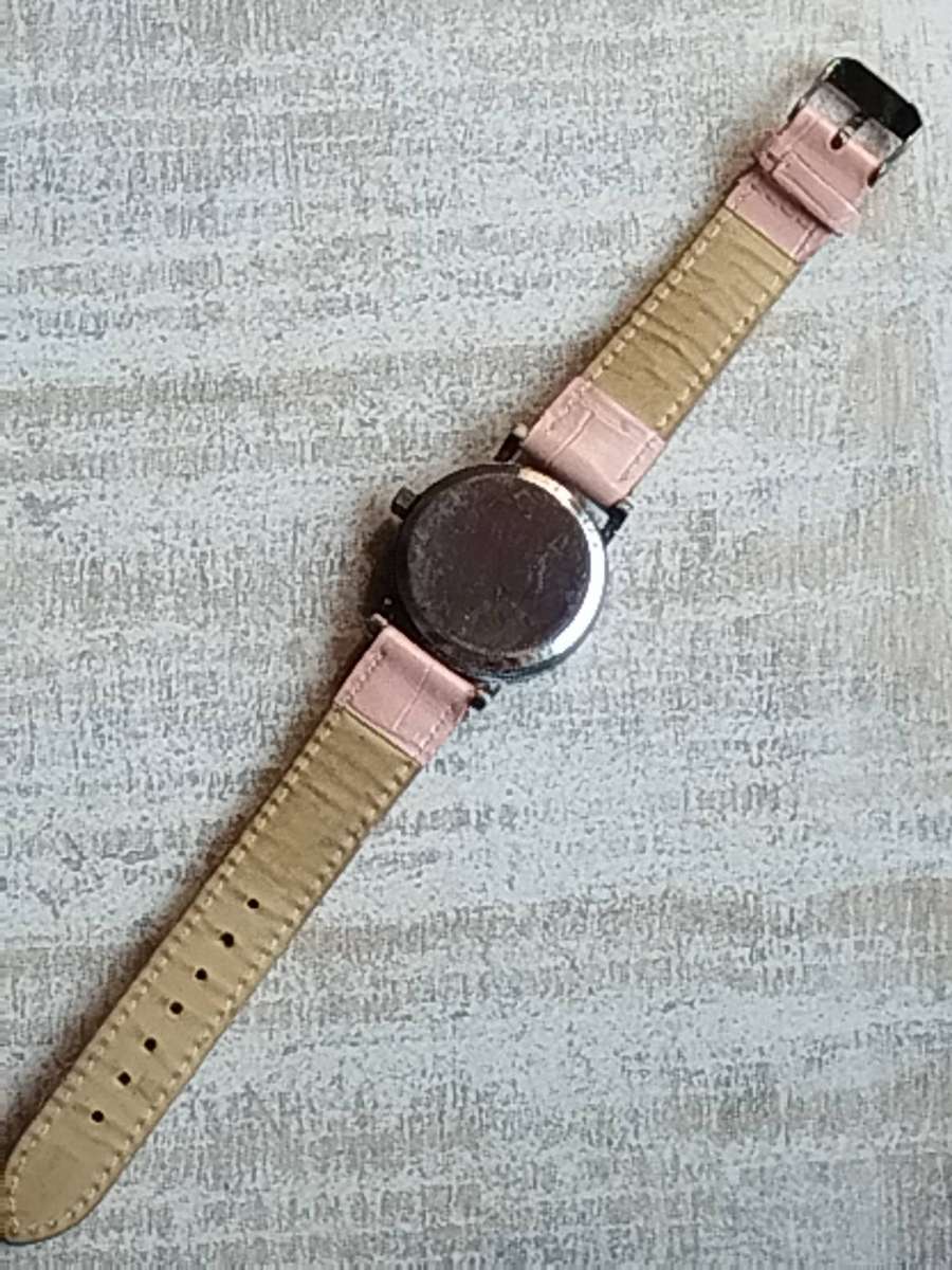 MENS UNIQUE FASHION WATCH IN EXCELLENT WORKING CONDITION