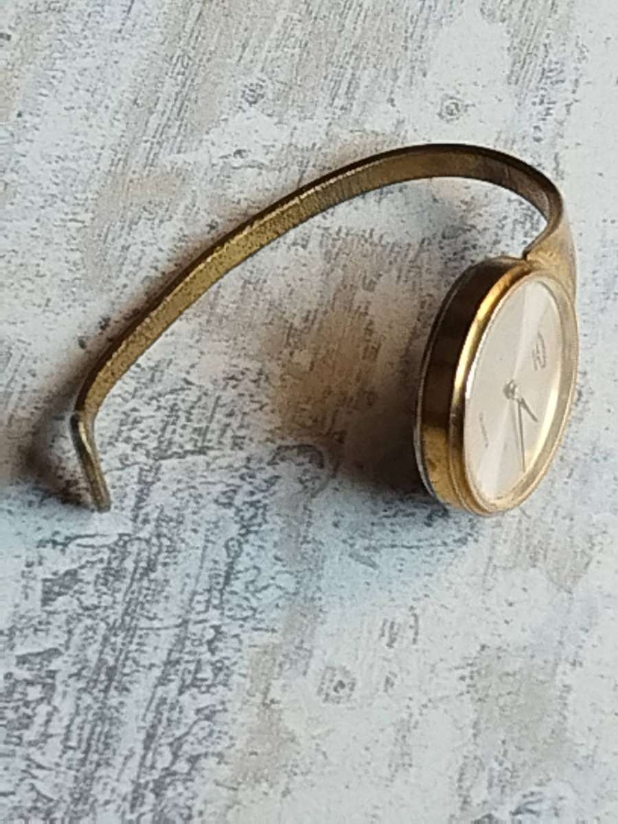 LADIES VINTAGE INTERSTATE PRECISION BANGLE WATCH IN EXCELLENT WORKING CONDITION