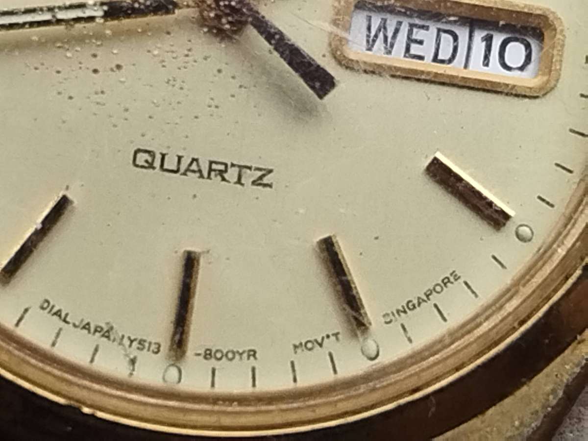 MENS VINTAGE PULSAR QUARTZ WATCH WITH DAY/DATE FUNCTION - UNTESTED SELLING FOR SPARES OR REPAIRS