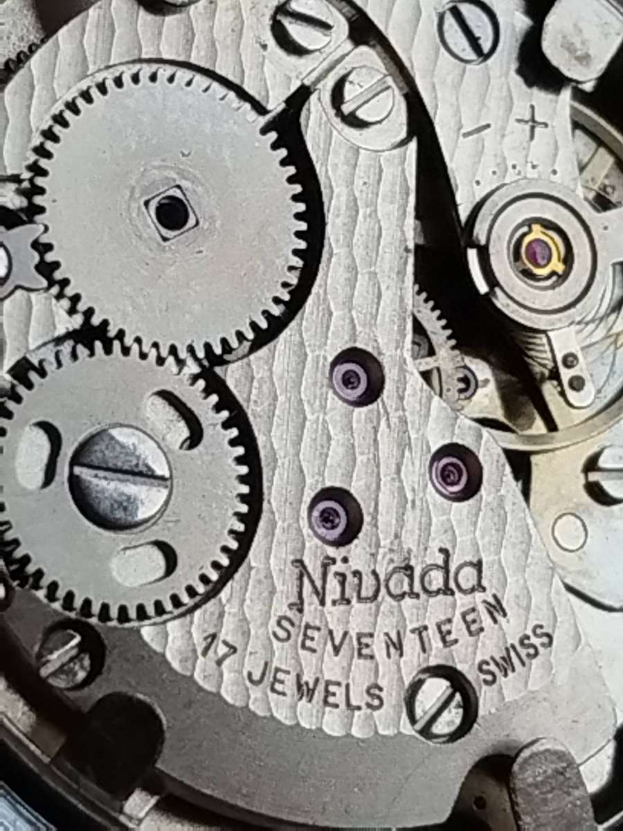 MENS VINTAGE SWISS NIVADA 17 JEWELS MANUAL WIND WATCH - UNTESTED SELLING FOR SPARES OR REPAIRS