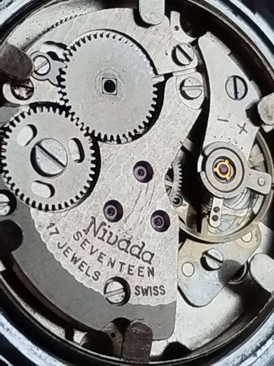 MENS VINTAGE SWISS NIVADA 17 JEWELS MANUAL WIND WATCH - UNTESTED SELLING FOR SPARES OR REPAIRS
