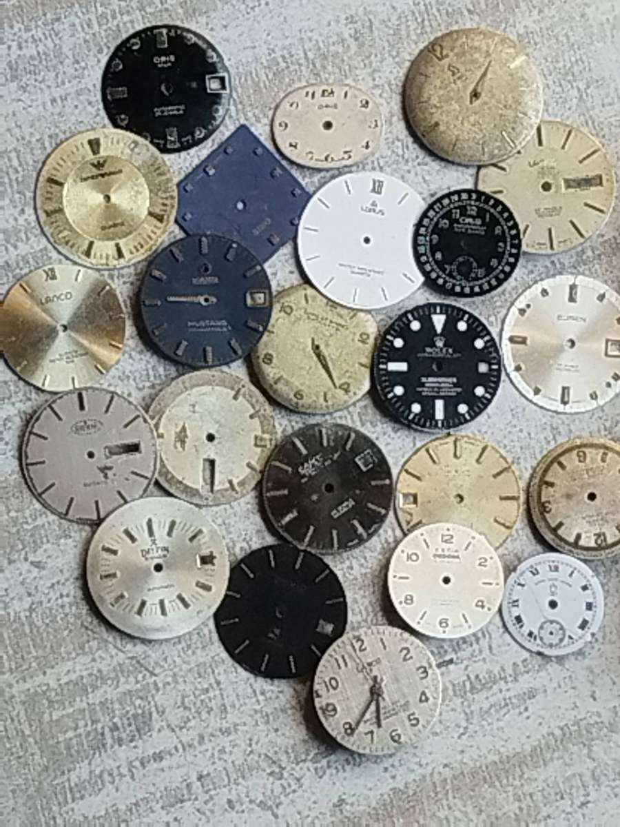 BULKLOT  EX-WATCHMAKERS VINTAGE WATCH DIALS - BIDDING FOR ALL