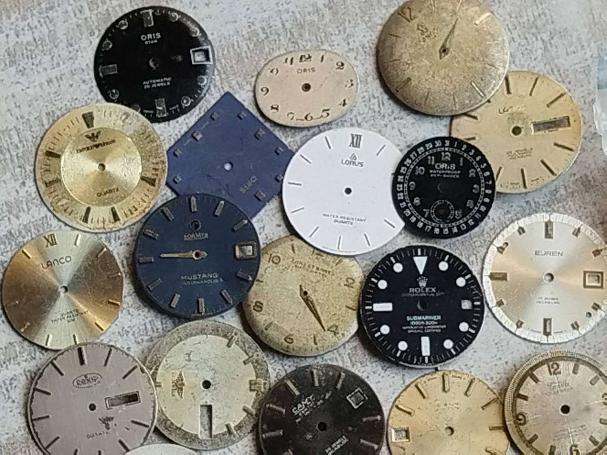 BULKLOT  EX-WATCHMAKERS VINTAGE WATCH DIALS - BIDDING FOR ALL
