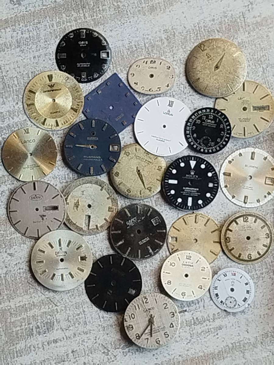 BULKLOT  EX-WATCHMAKERS VINTAGE WATCH DIALS - BIDDING FOR ALL