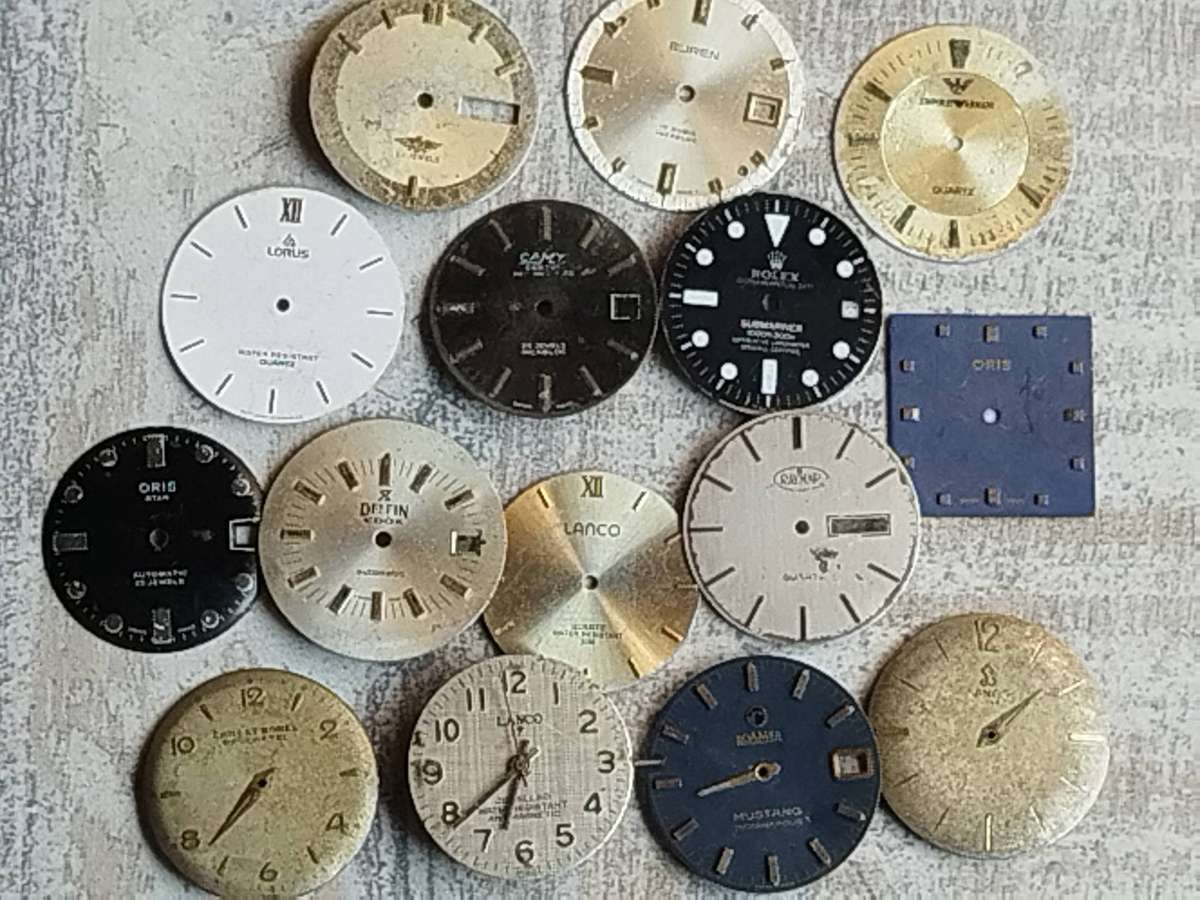 BULKLOT  EX-WATCHMAKERS VINTAGE WATCH DIALS - BIDDING FOR ALL