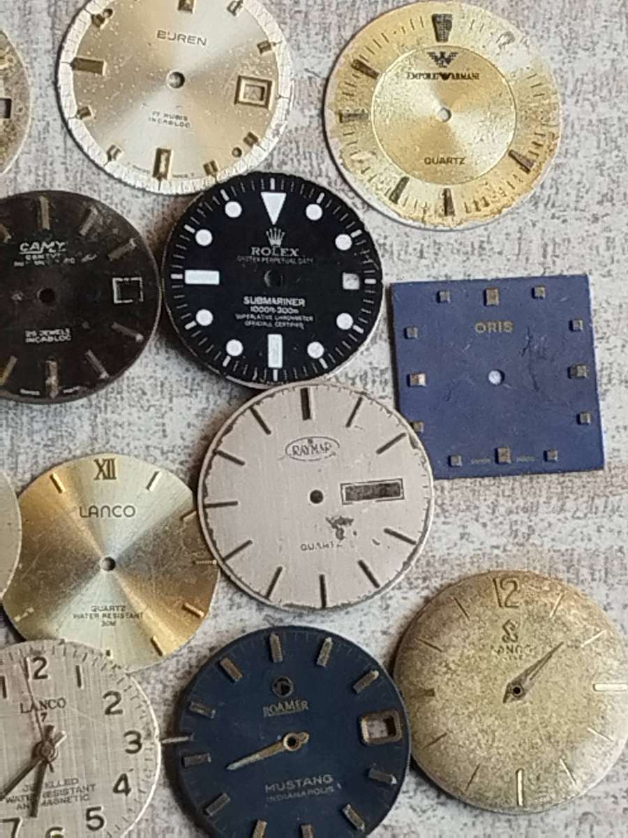 BULKLOT  EX-WATCHMAKERS VINTAGE WATCH DIALS - BIDDING FOR ALL