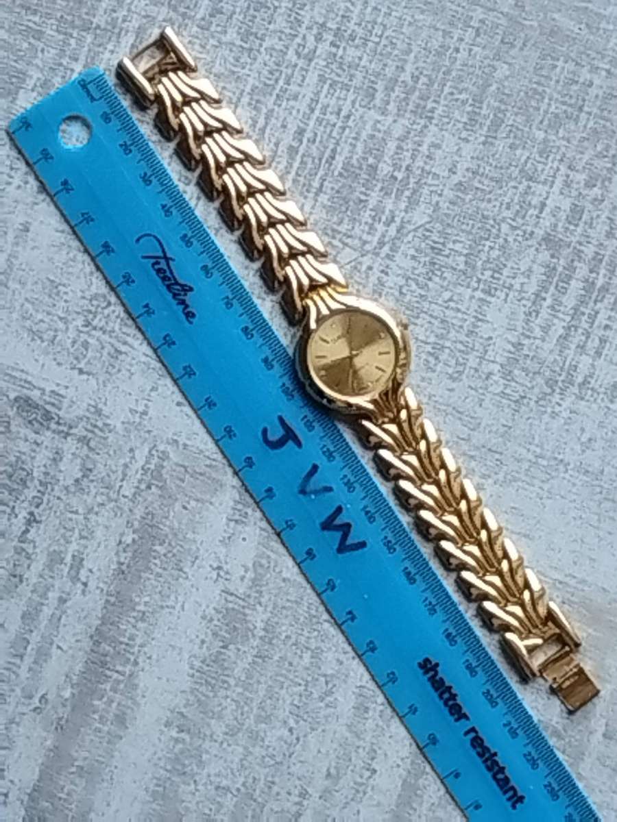 MENS GOLD OMEX WATCH IN EXCELLENT WORKING CONDITION