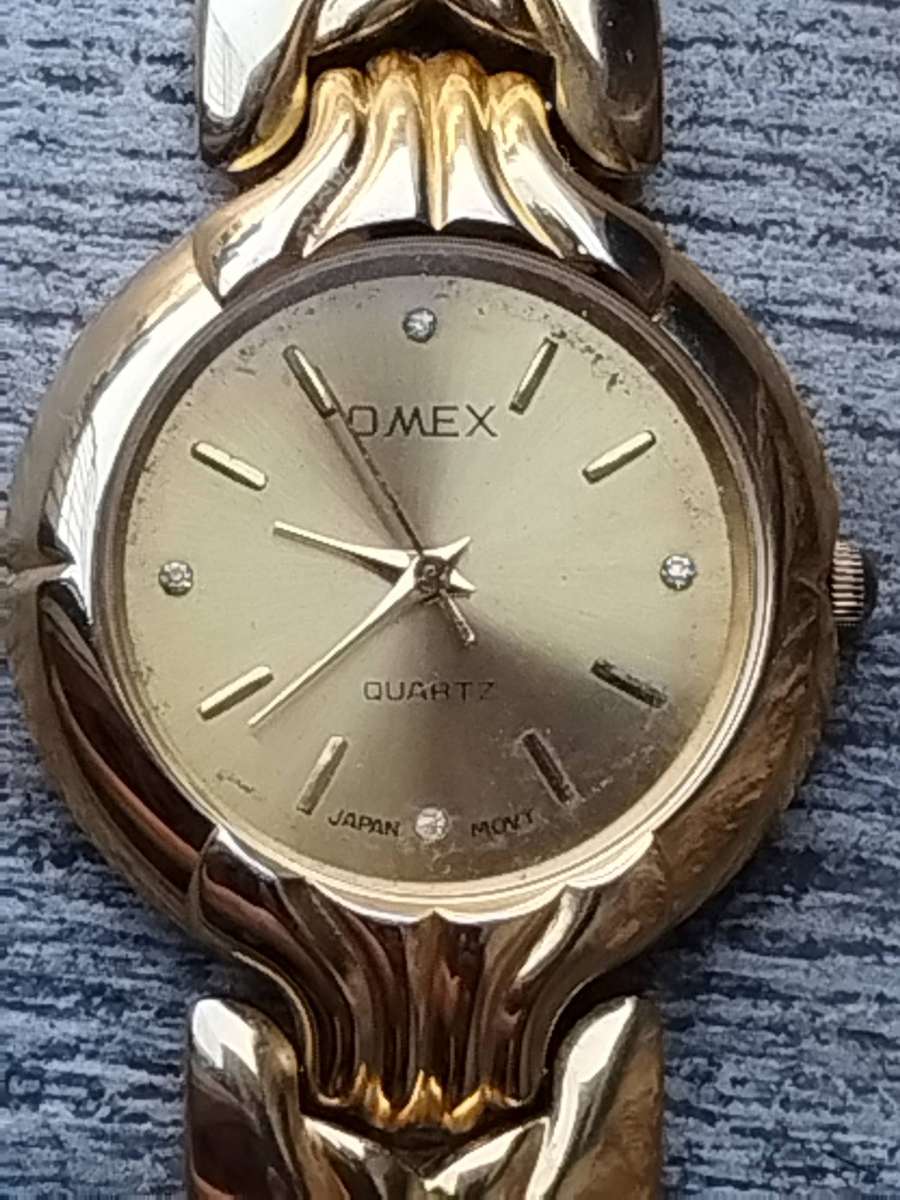 MENS GOLD OMEX WATCH IN EXCELLENT WORKING CONDITION