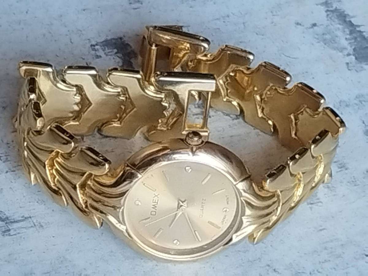 MENS GOLD OMEX WATCH IN EXCELLENT WORKING CONDITION