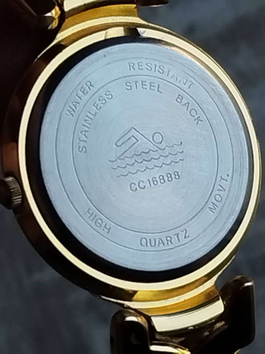 MENS GOLD OMEX WATCH IN EXCELLENT WORKING CONDITION