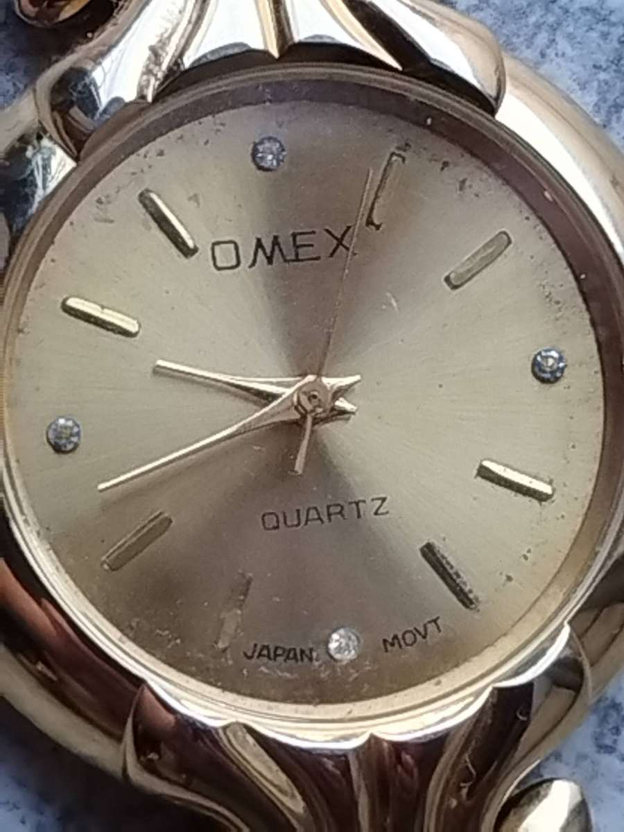 MENS GOLD OMEX WATCH IN EXCELLENT WORKING CONDITION