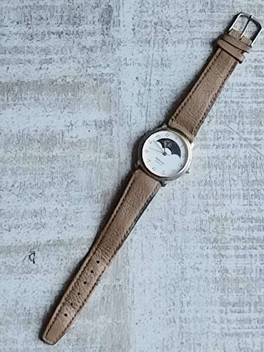 MENS VINTAGE  SAKYNO SUN/MOON WATCH IN EXCELLENT WORKING CONDITION