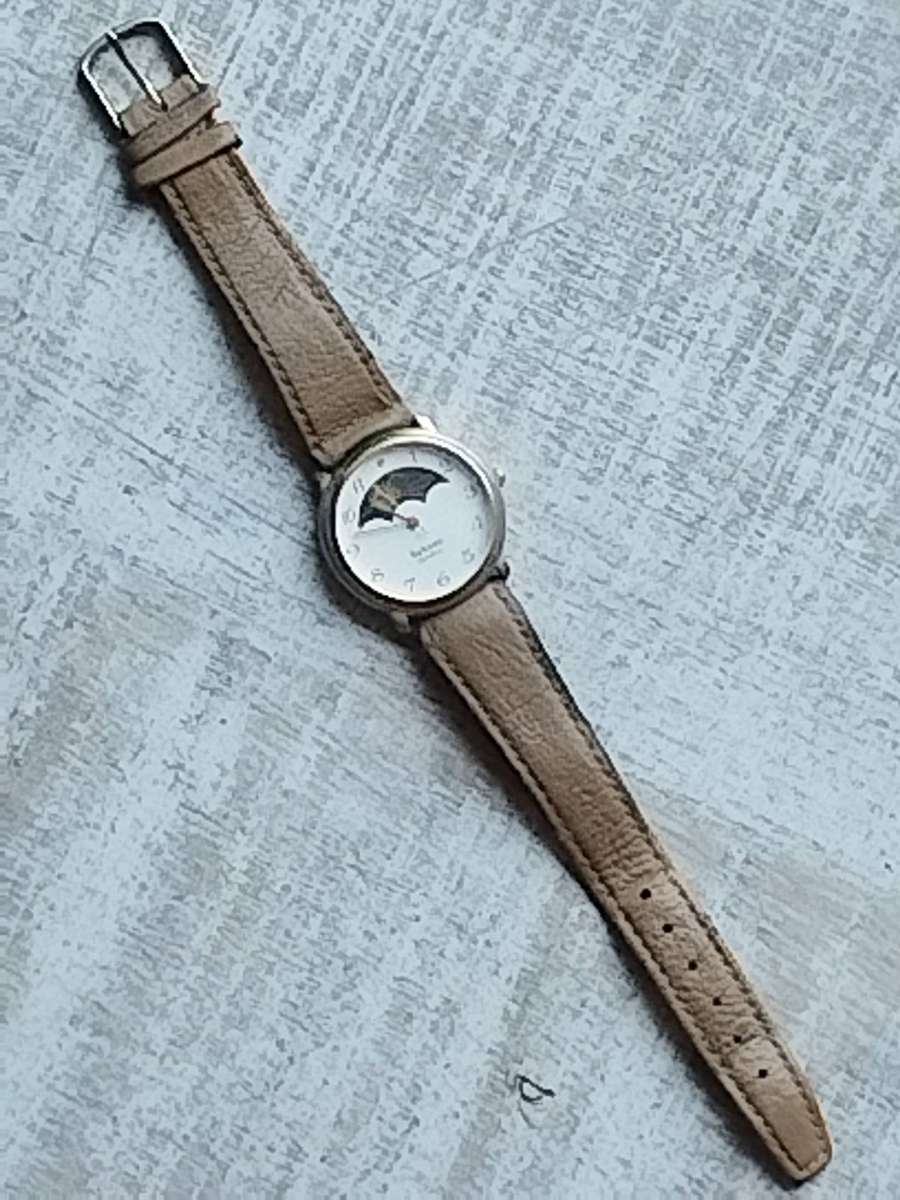 MENS VINTAGE  SAKYNO SUN/MOON WATCH IN EXCELLENT WORKING CONDITION