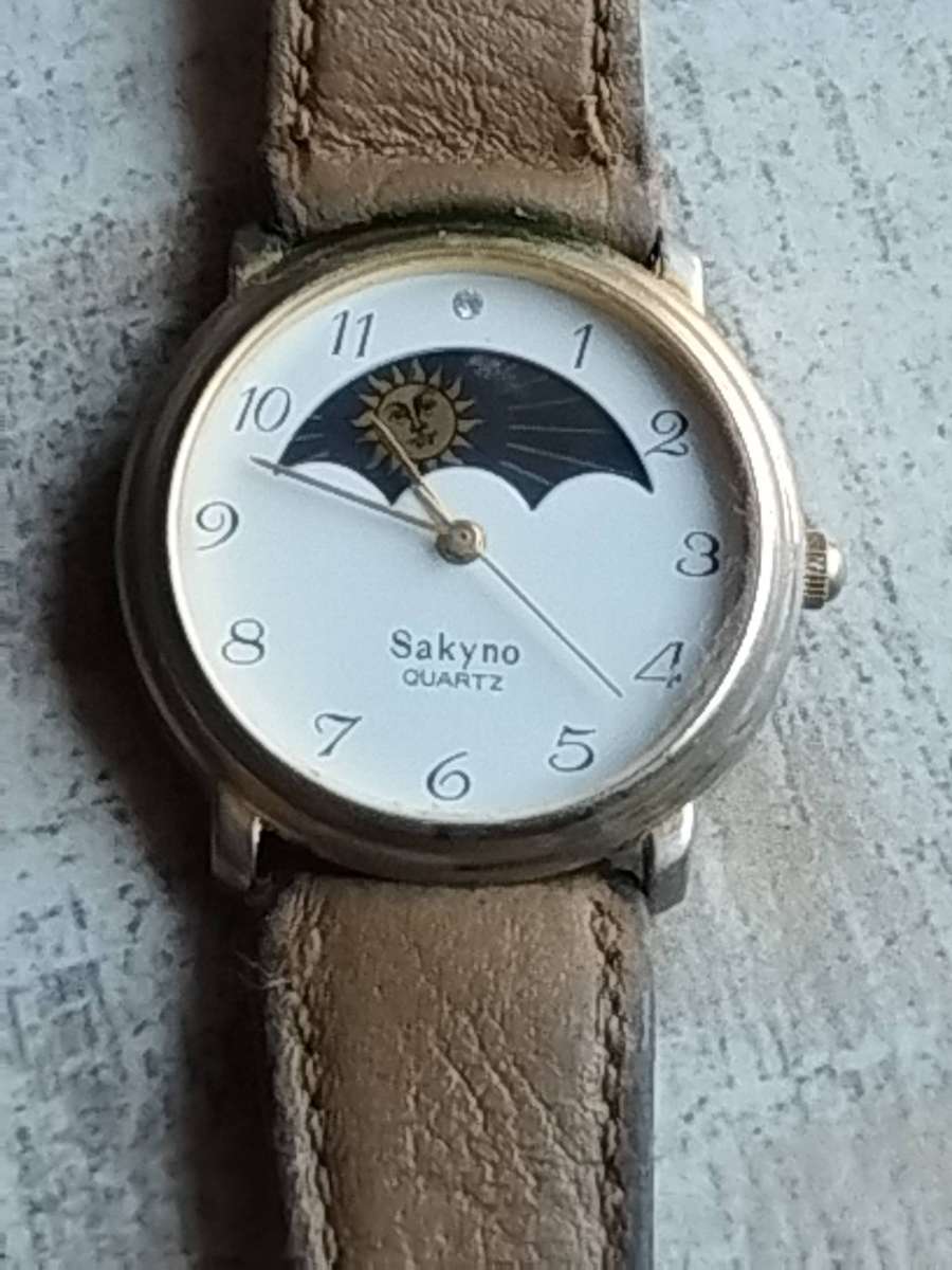 MENS VINTAGE  SAKYNO SUN/MOON WATCH IN EXCELLENT WORKING CONDITION