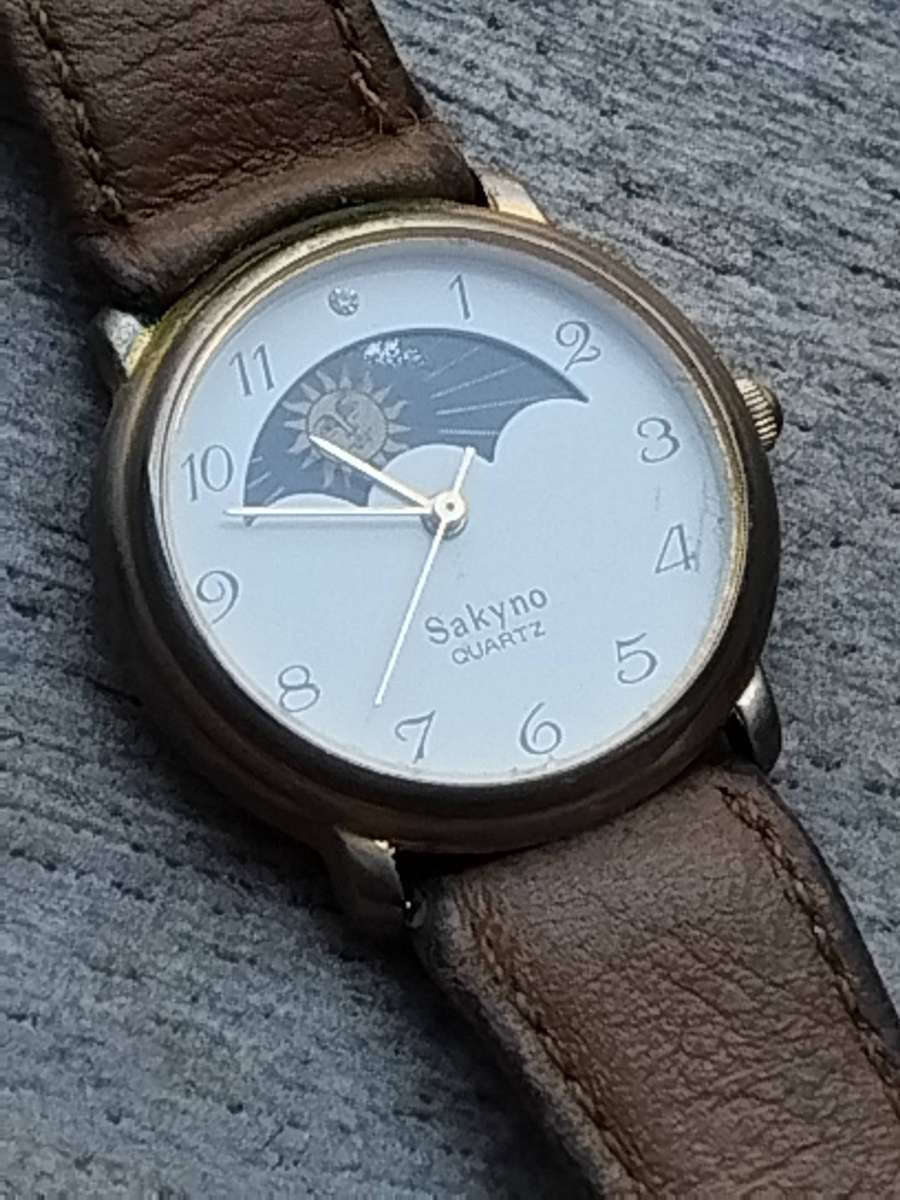 MENS VINTAGE  SAKYNO SUN/MOON WATCH IN EXCELLENT WORKING CONDITION