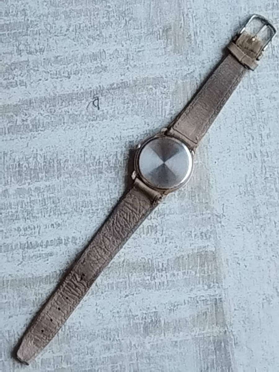 MENS VINTAGE  SAKYNO SUN/MOON WATCH IN EXCELLENT WORKING CONDITION