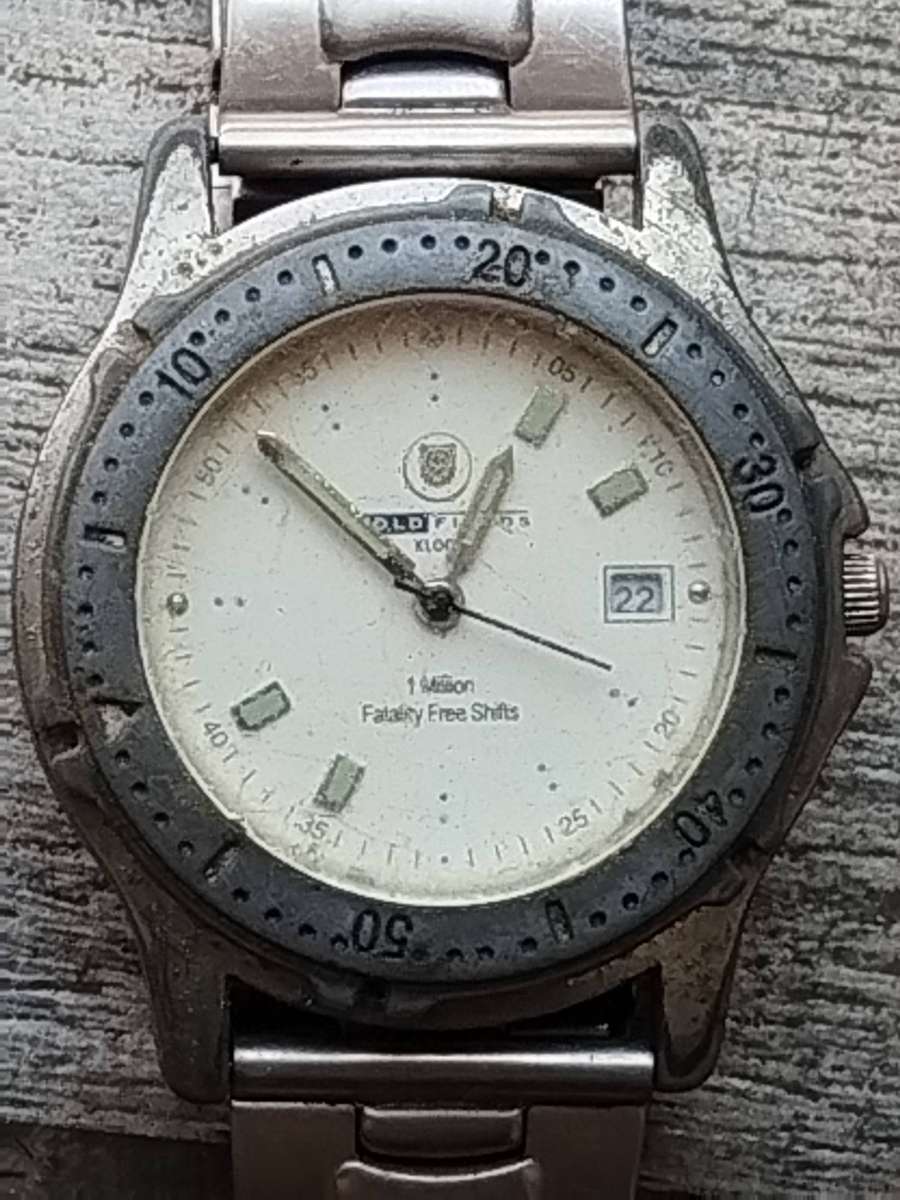 MENS VINTAGE GOLD FIELDS KLOOF WATCH IN EXCELLENT WORKING CONDITION